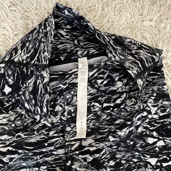 Lululemon Wunder Under - Picture 3 of 3